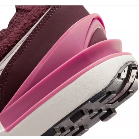 Nike Waffle One SE - Picture 2 of 12